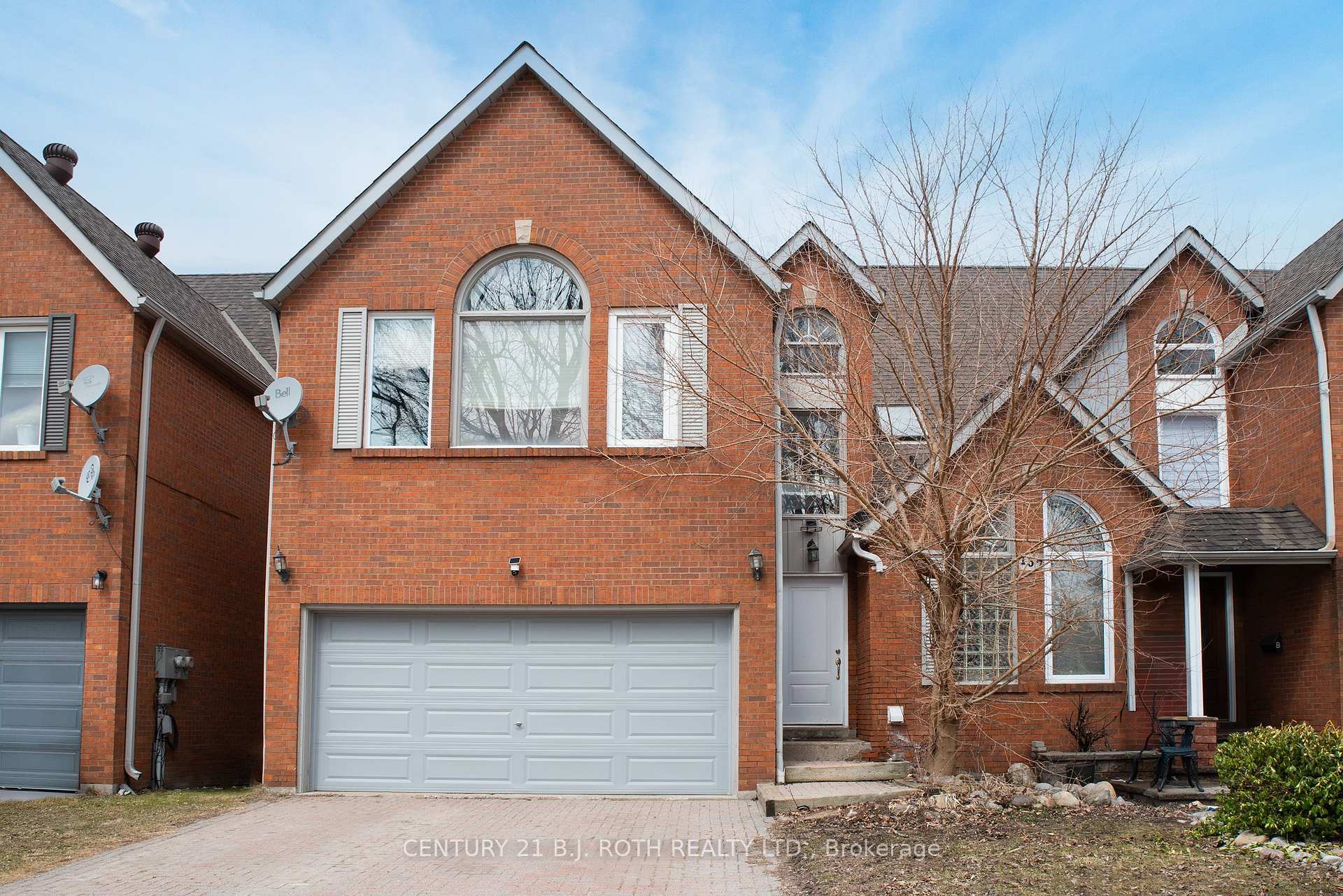 Photo de la propriété: 157A Cumberland Street ON L4N 2P9