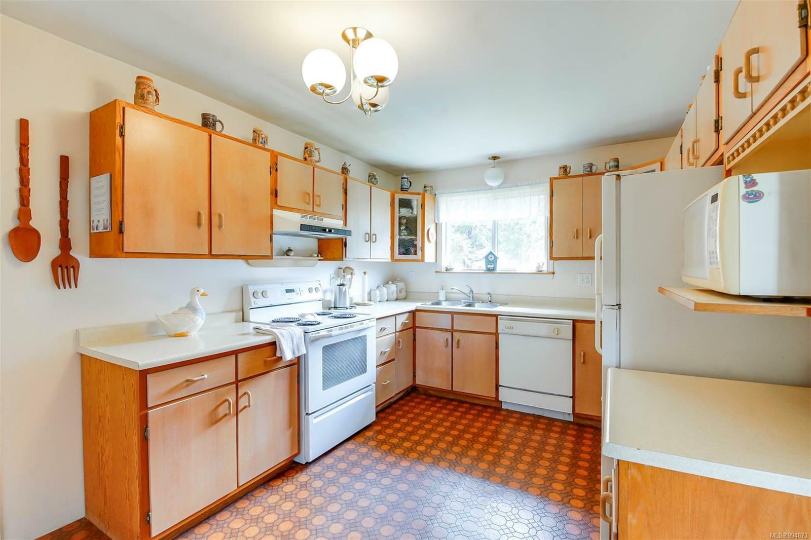 Property Photo: 5535 Strick Rd BC V9Y 8W4