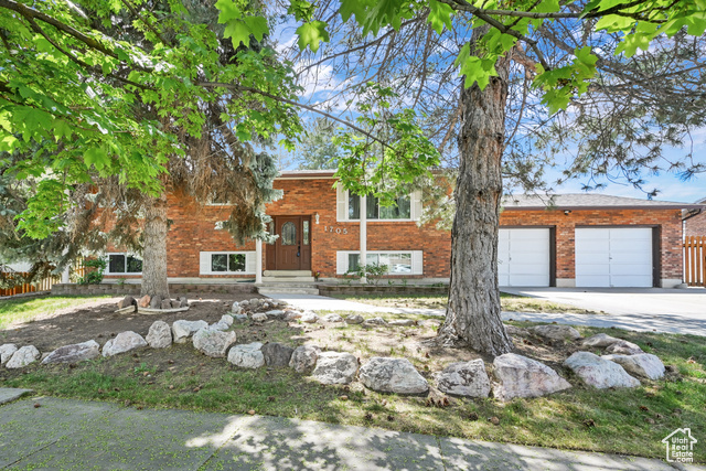 Property Photo: 1705 W 4575 S UT 84067