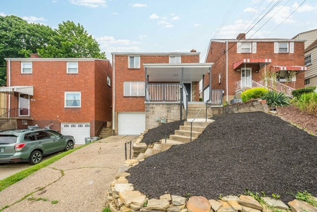 Property Photo: 2445 Edgebrook Ave PA 15226
