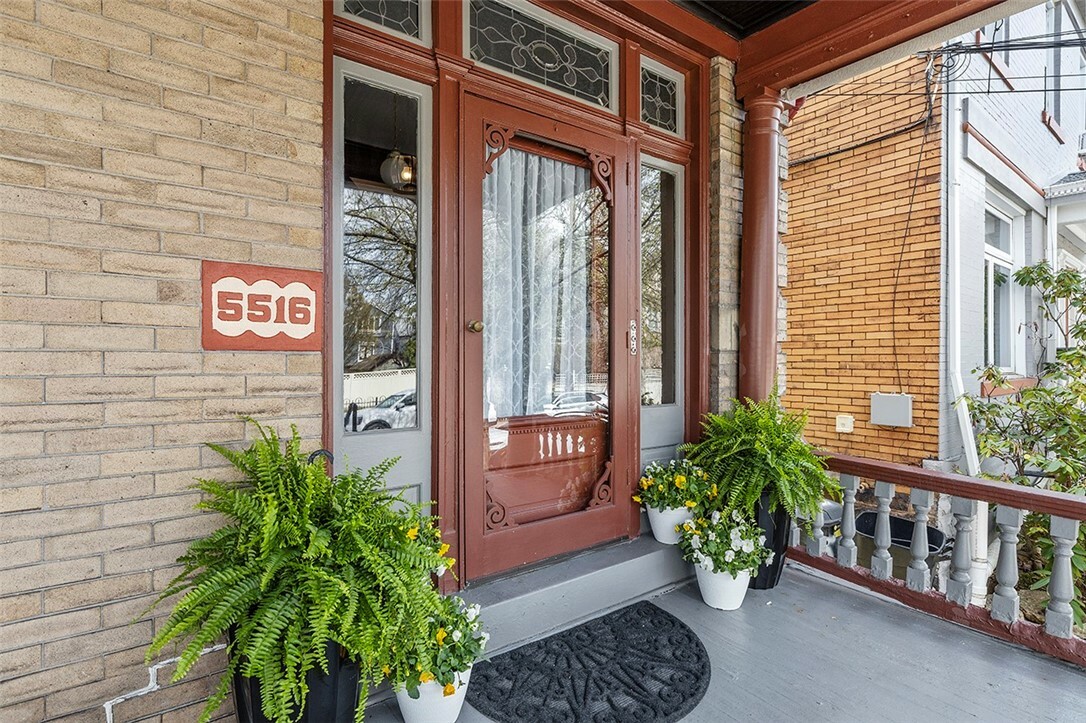 Property Photo: 5516 Kentucky Ave PA 15232