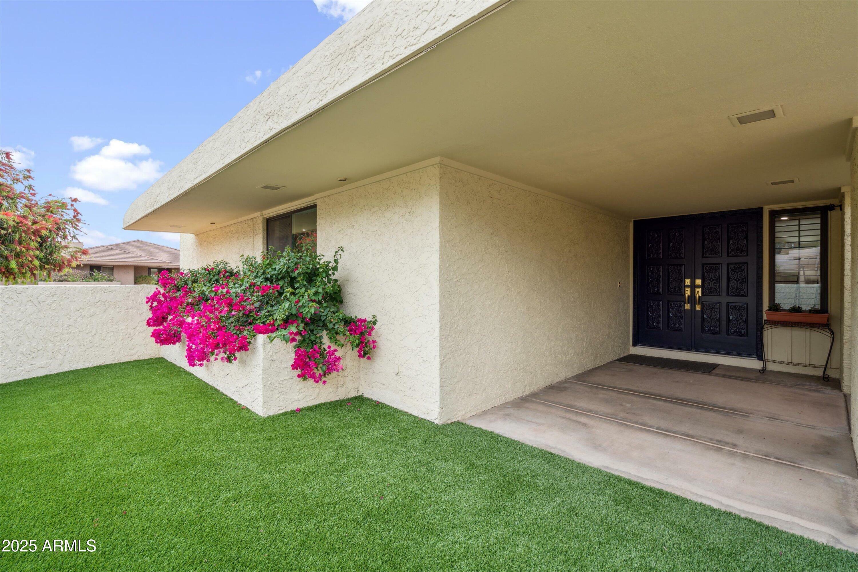 Property Photo: 9457 N 80th Place AZ 85258
