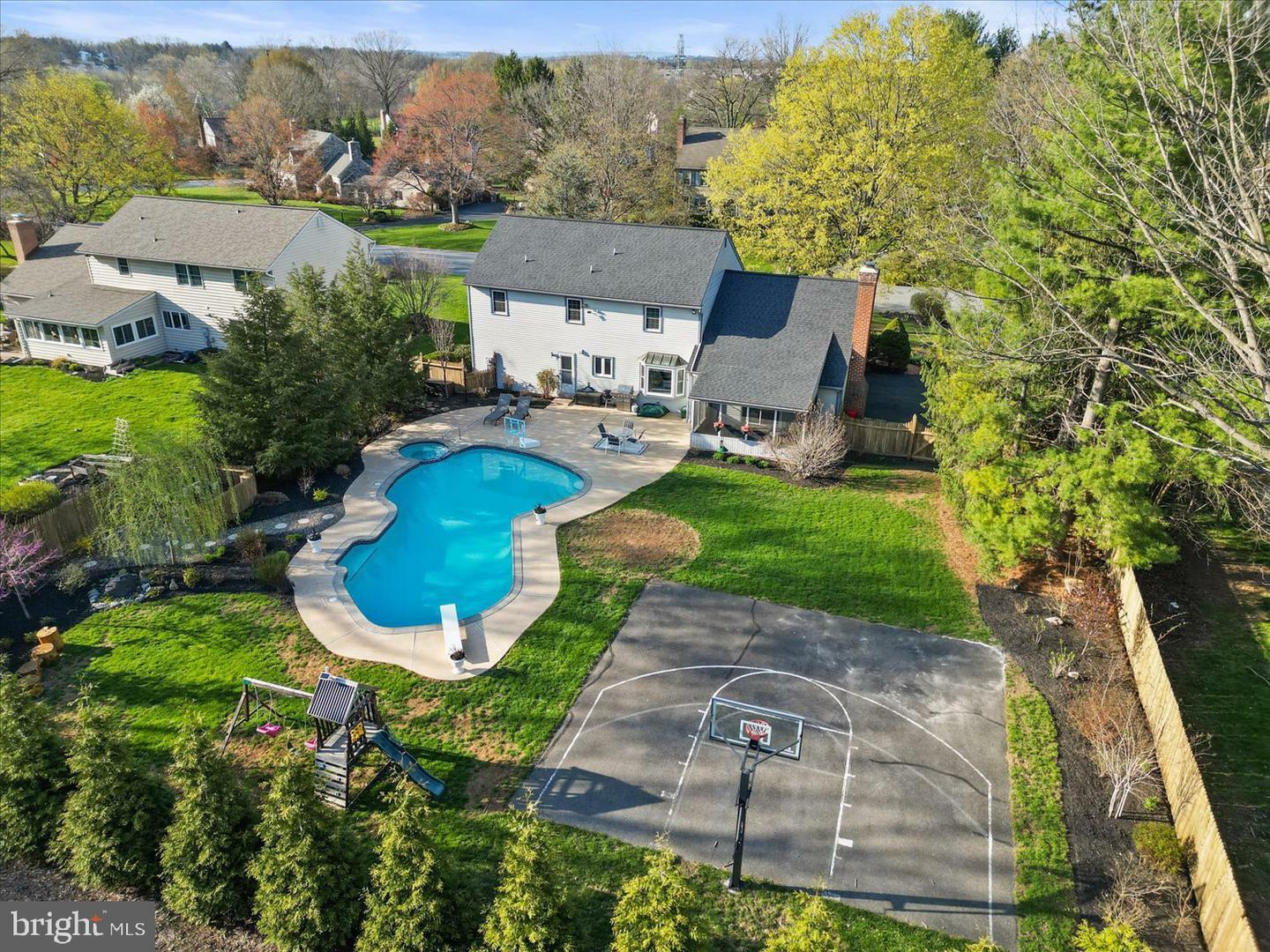 Property Photo: 442 Wetherburn Drive PA 17601