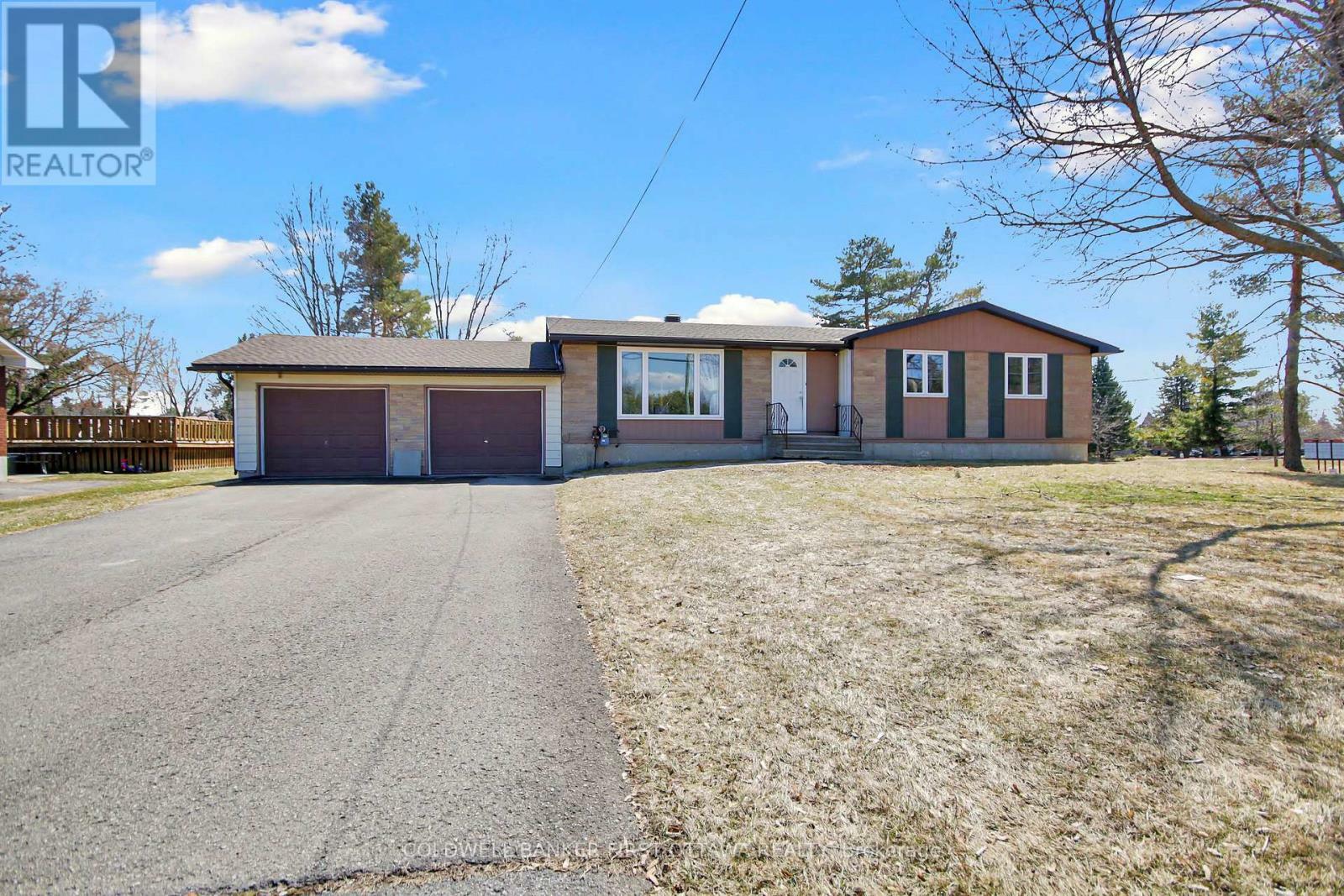 Property Photo: 7020 Parkway Road ON K4P 1A7