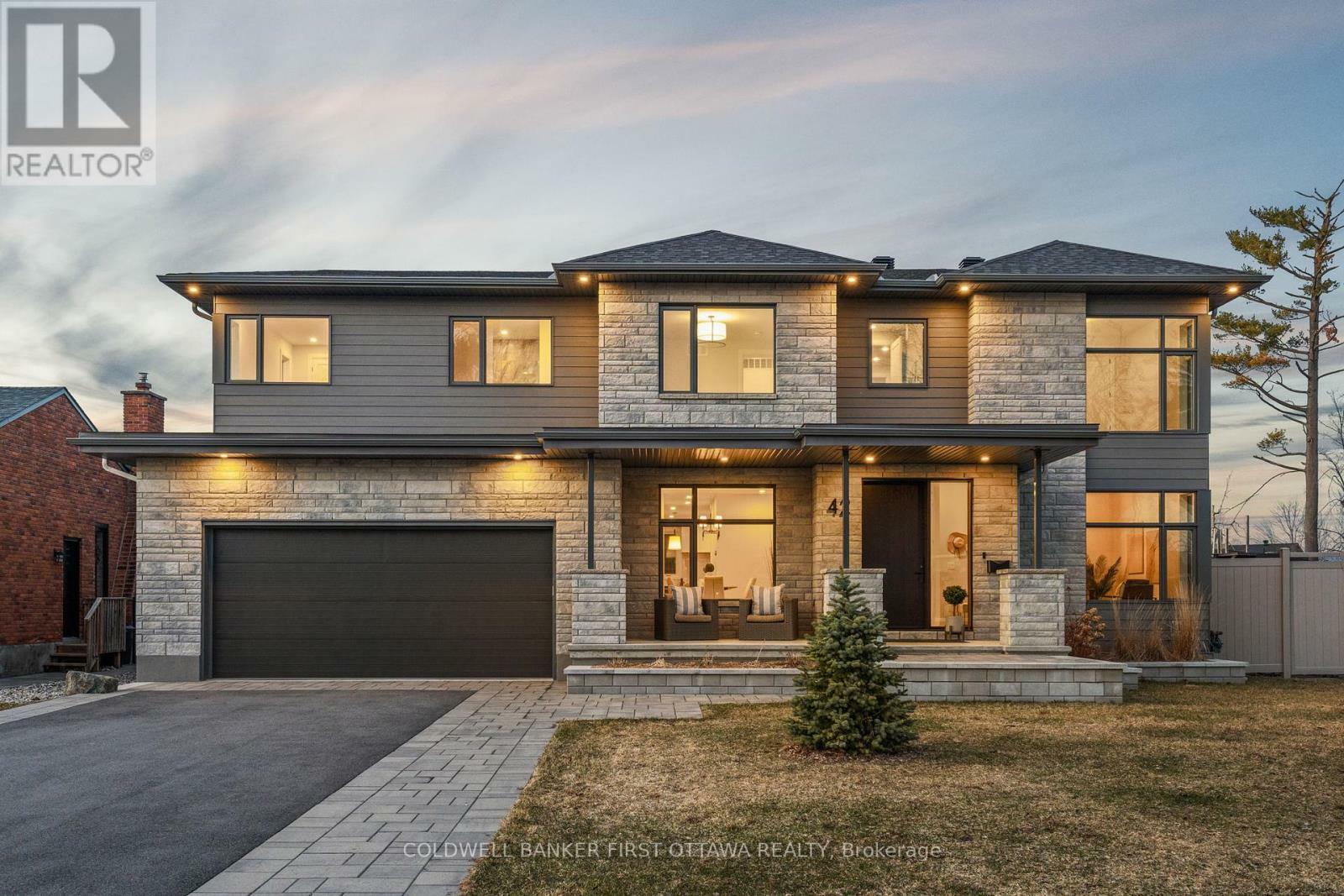 Property Photo: 42 Parkland Crescent ON K2H 7W5
