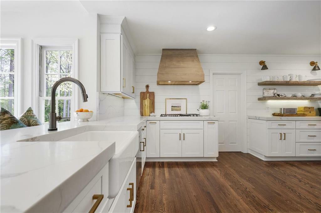 Property Photo: 1050 Willeo Court GA 30068