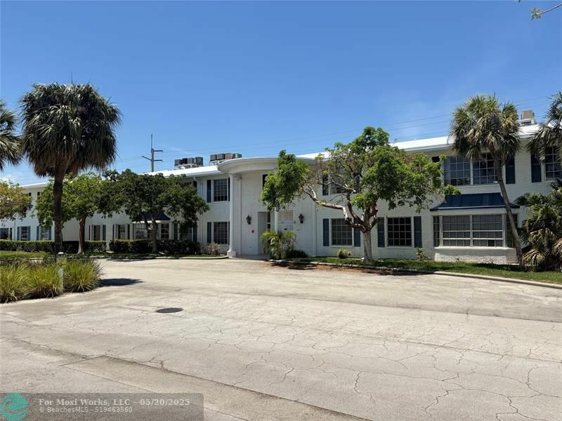 Property Photo: 2221 NE 68th St 927 FL 33308