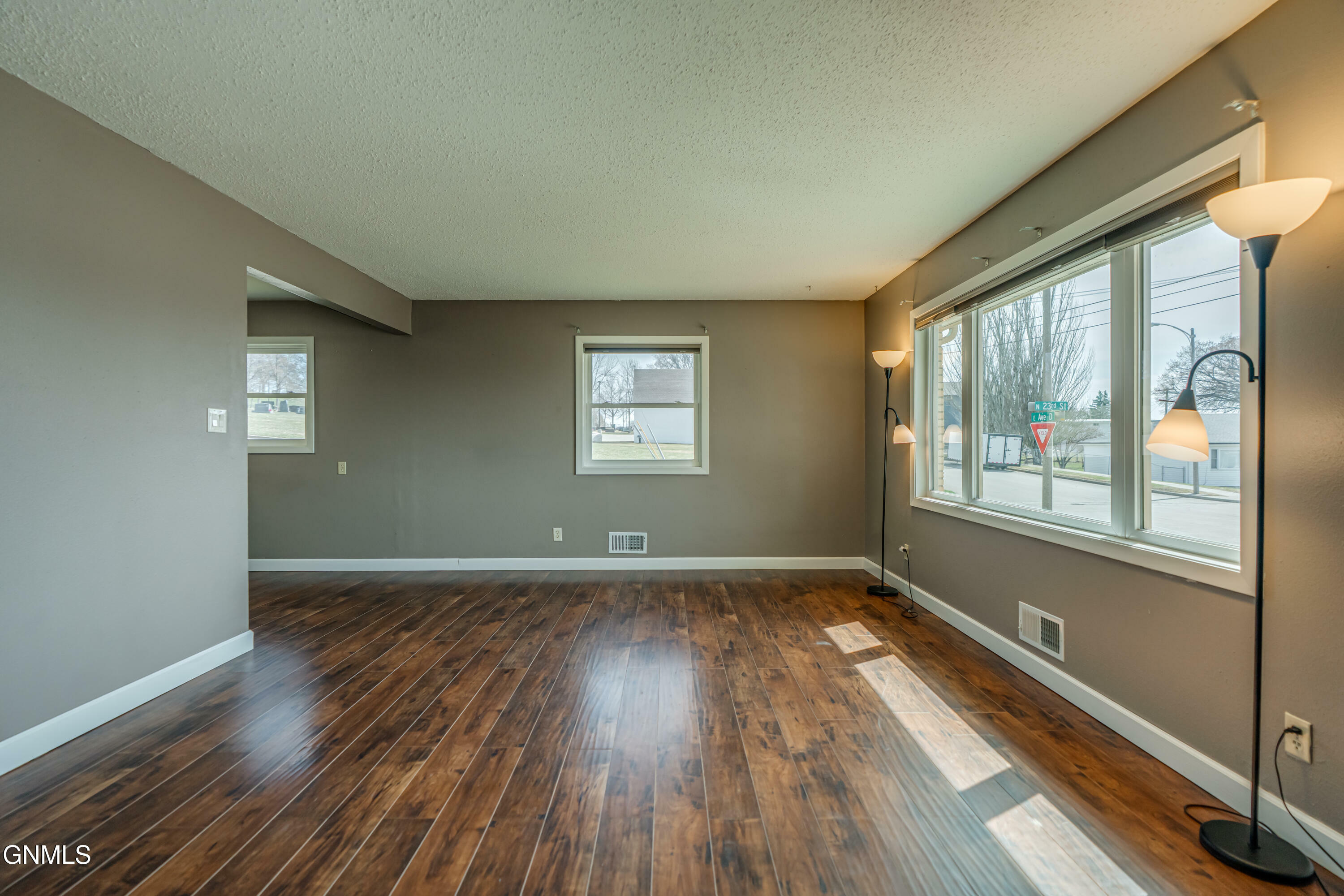 Property Photo: 2218 E D Avenue ND 58501