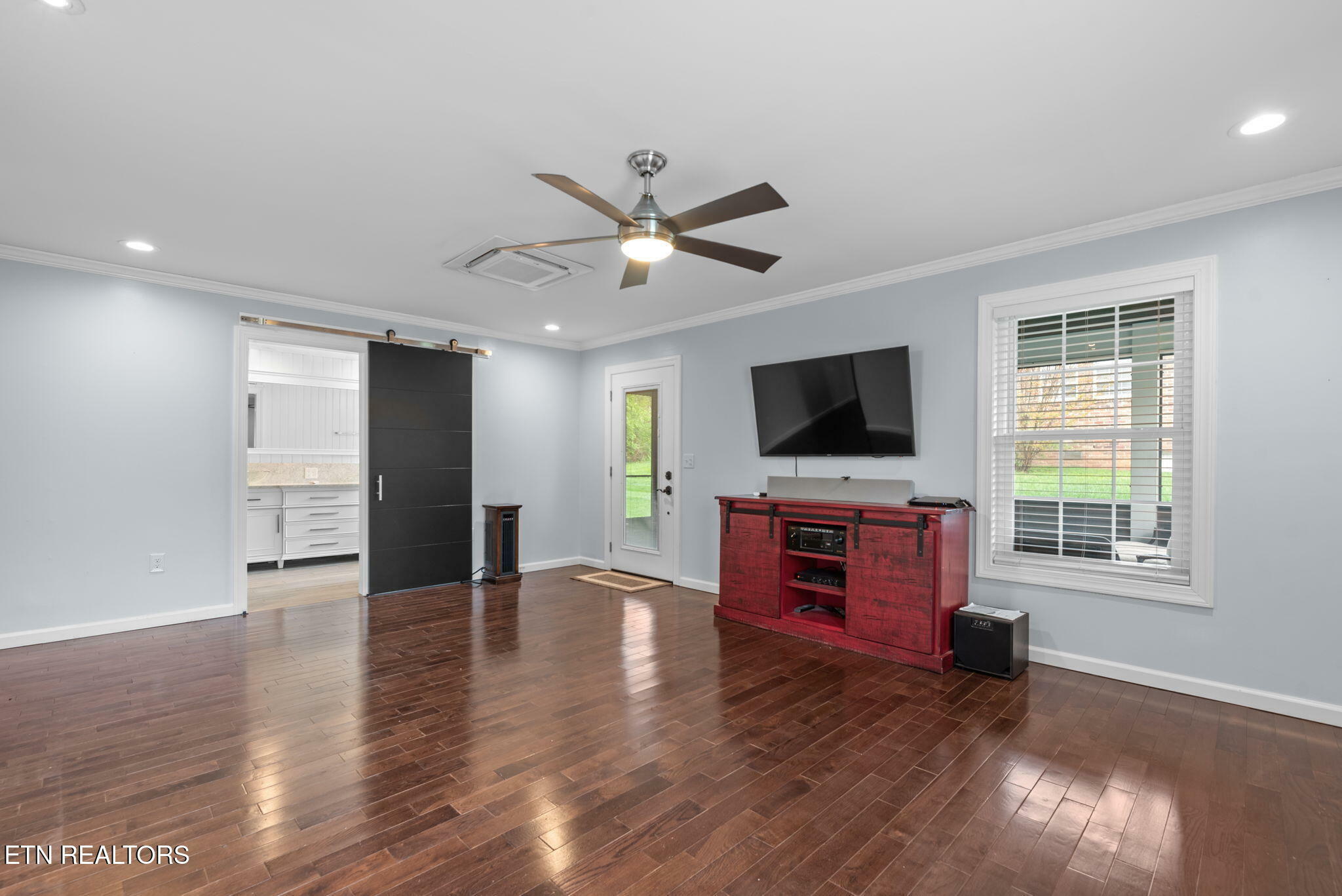 Property Photo: 225 W Hills Rd TN 37909