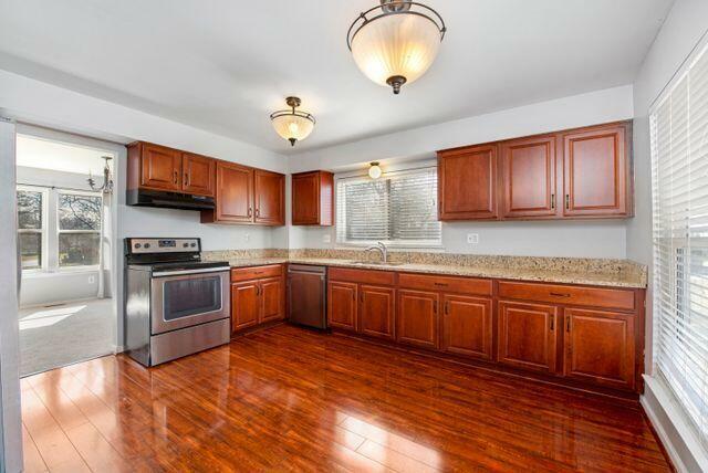 Property Photo: 1802 Farmbrook Drive MI 48098