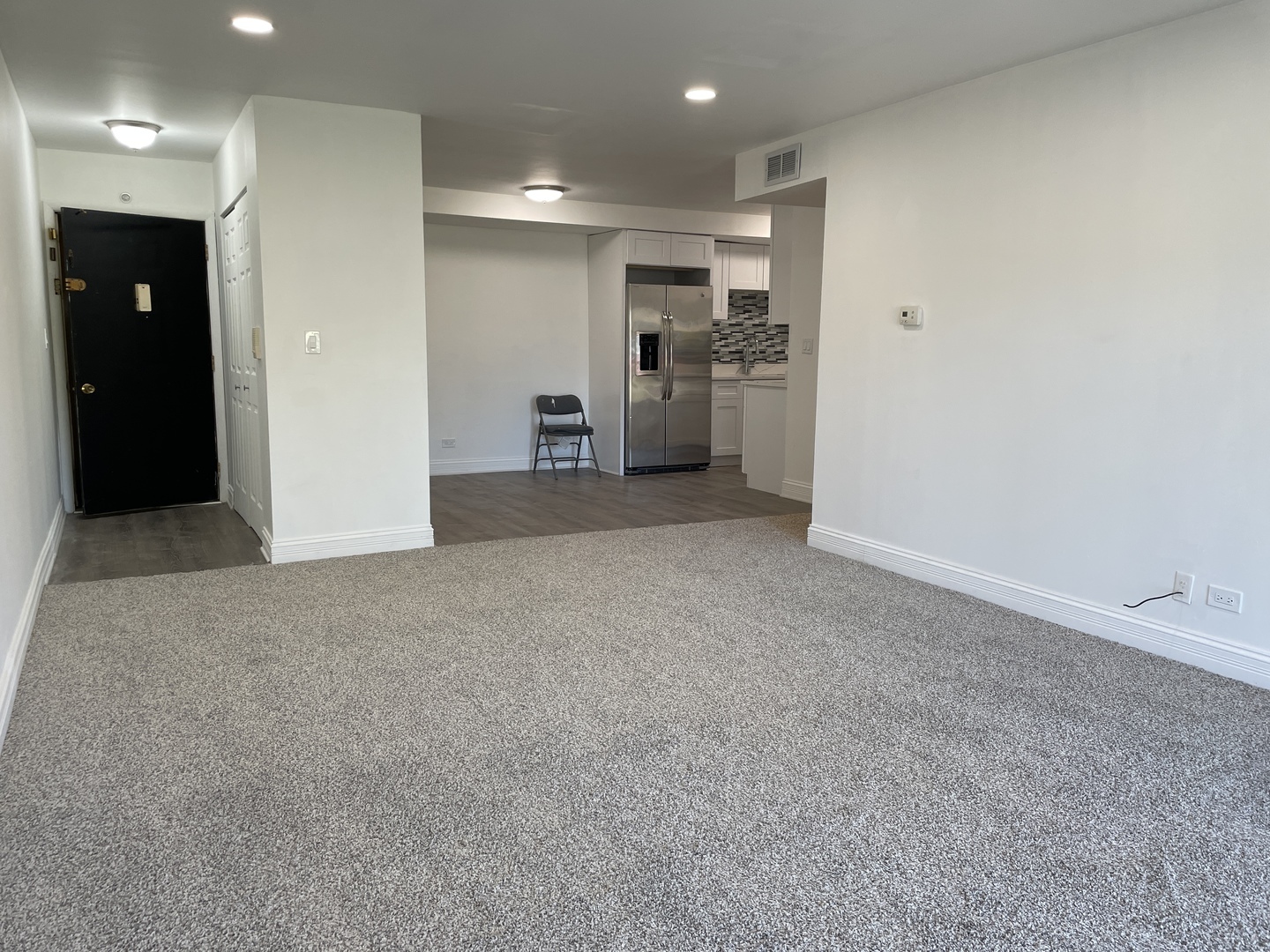 Property Photo: 16W525 Mockingbird Lane 102 IL 60527