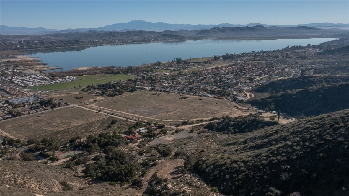 Property Photo: 30 Lakeview CA 92530