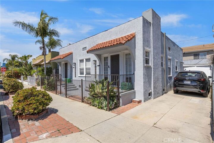 Property Photo: 2513 E 11th Street CA 90804