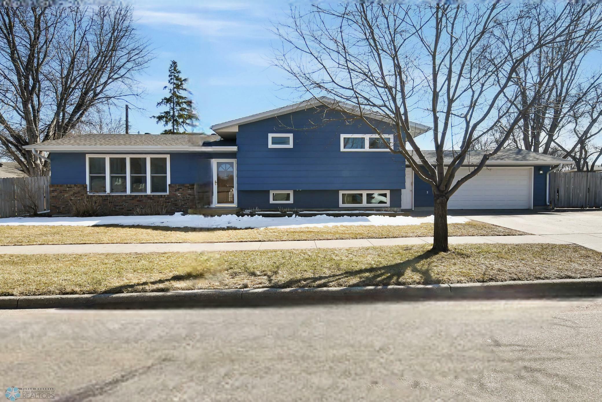 Property Photo: 210 N 29th Avenue N ND 58102