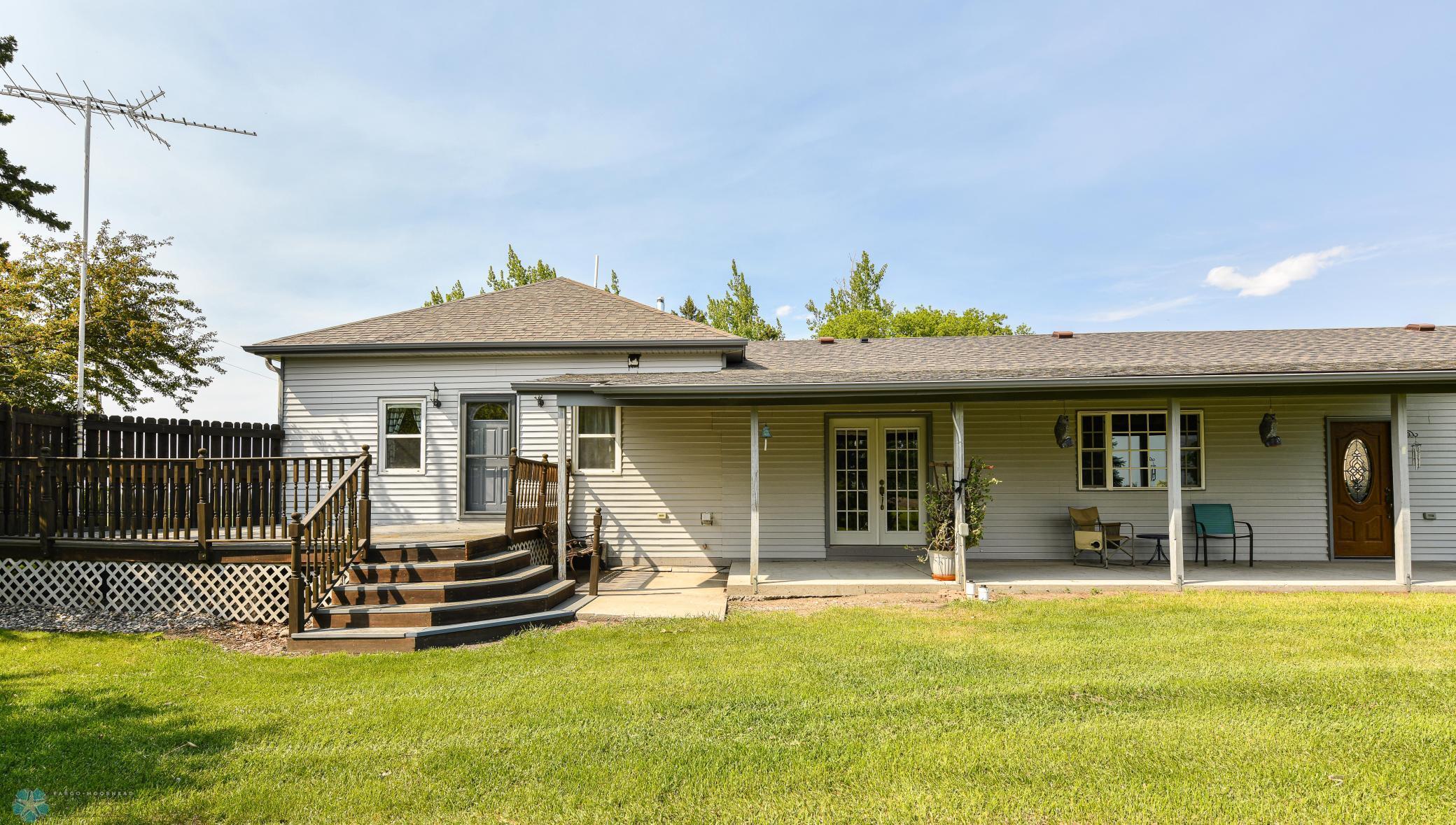 Property Photo: 3562 106 Avenue SE ND 58480