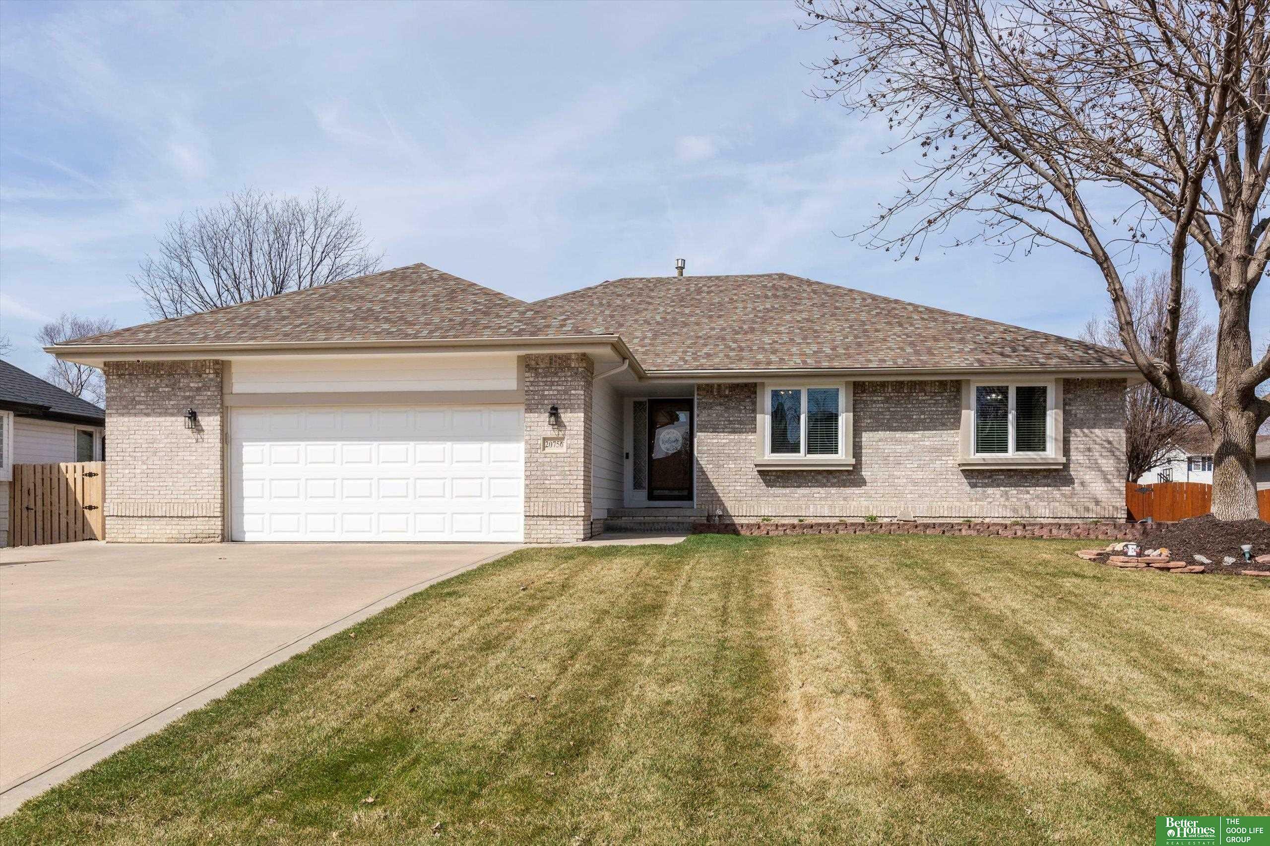 Property Photo: 20756 Ginkgo Circle NE 68022