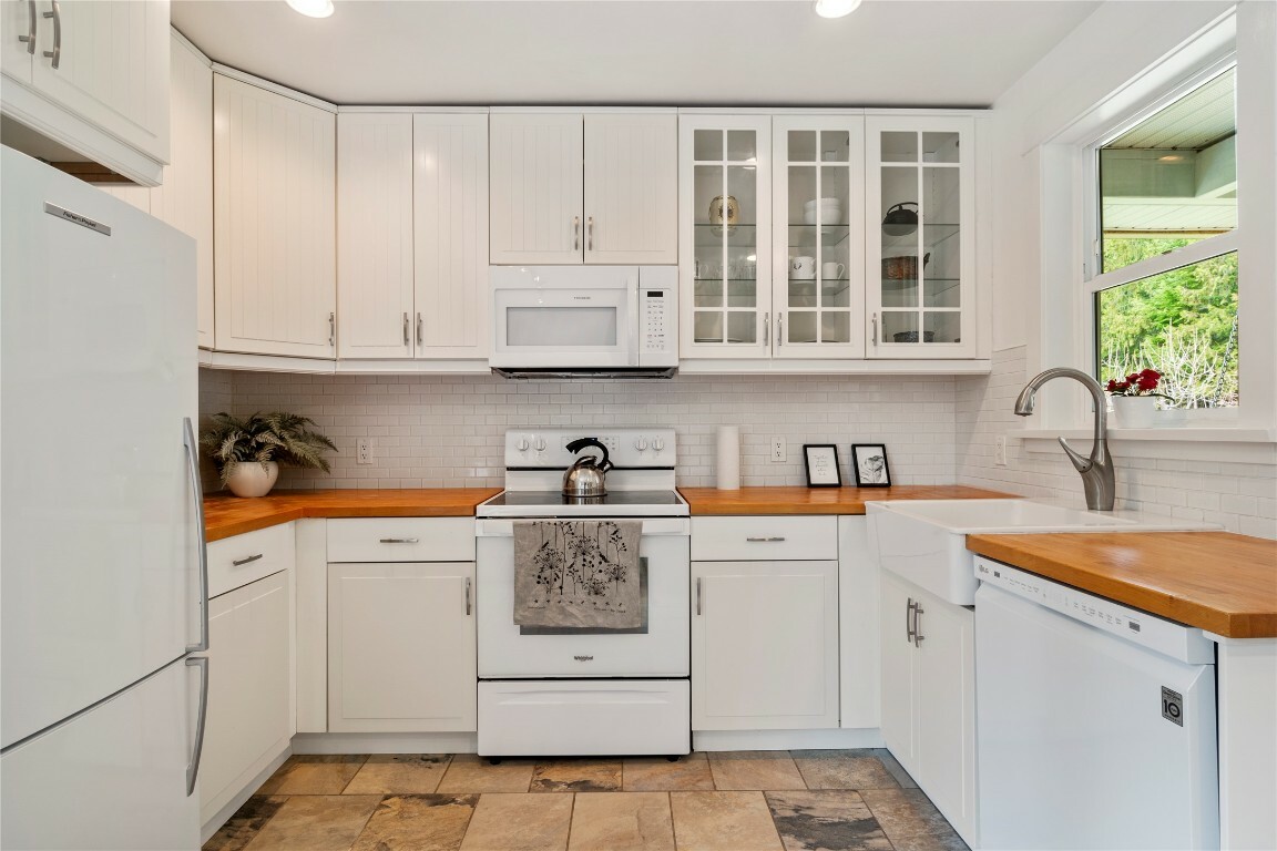 Property Photo: 7686 Mountain Drive BC V0E 1M8