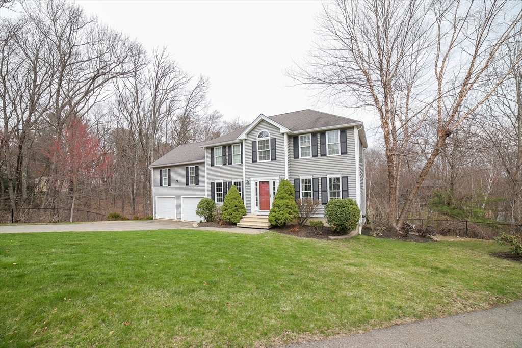 Property Photo: 8 Grist Mill Circle MA 01545