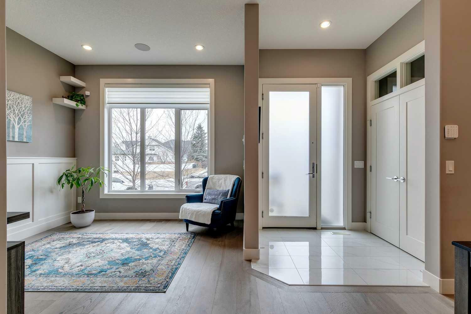 Photo de la propriété: 644 24 Avenue NW AB T2M 1X5