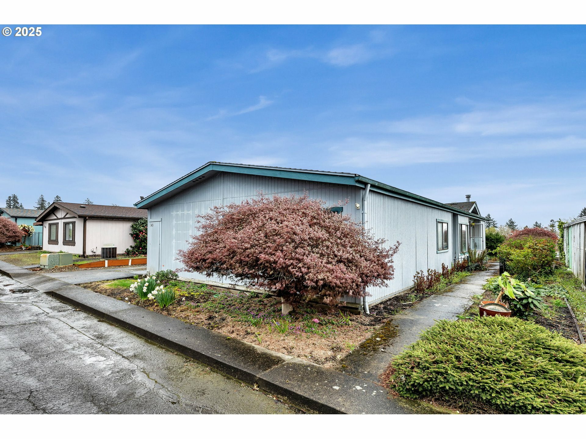 Property Photo: 17401 SE 39th St 143 WA 98683