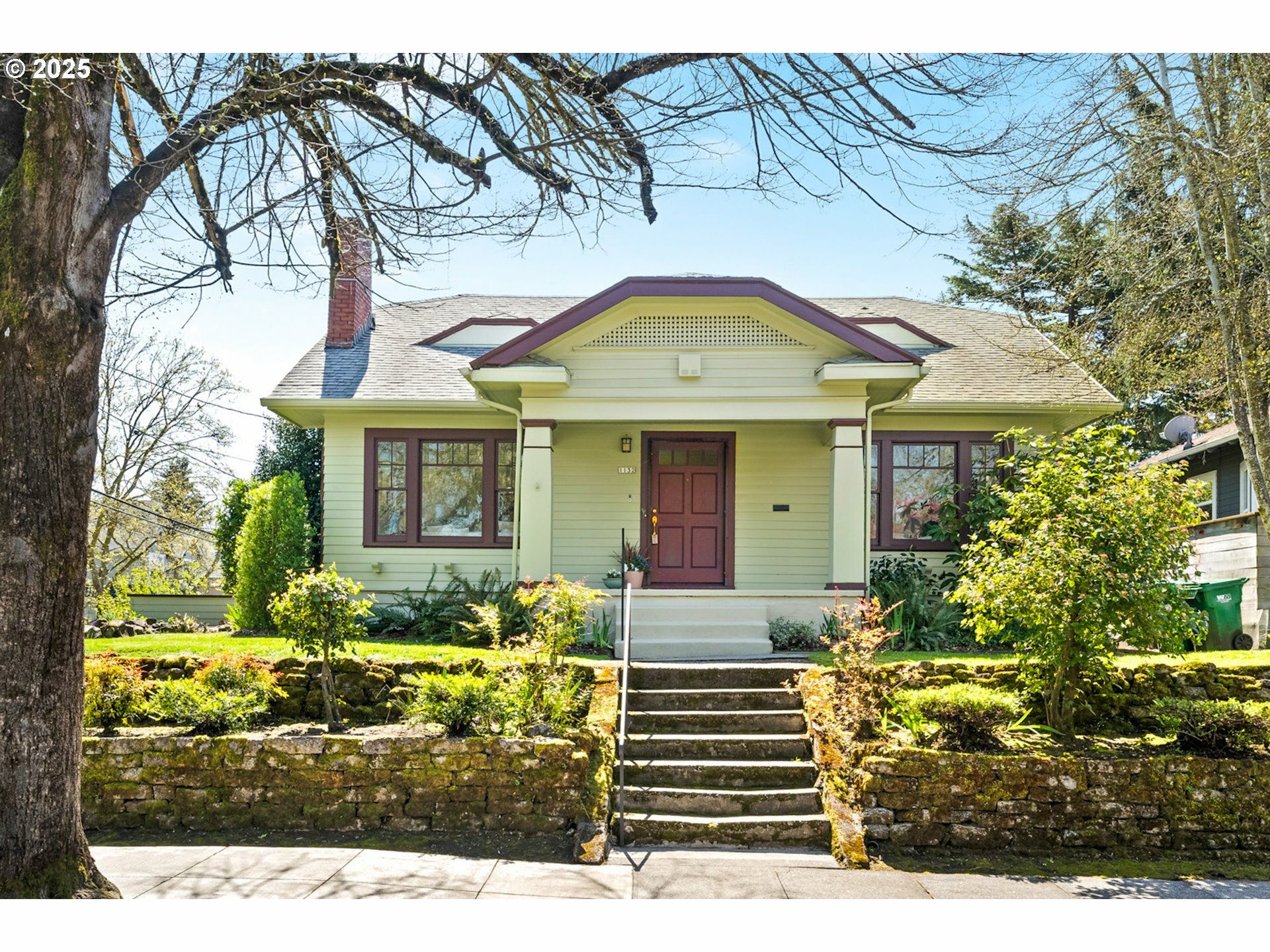 Property Photo: 1132 NE Going St OR 97211
