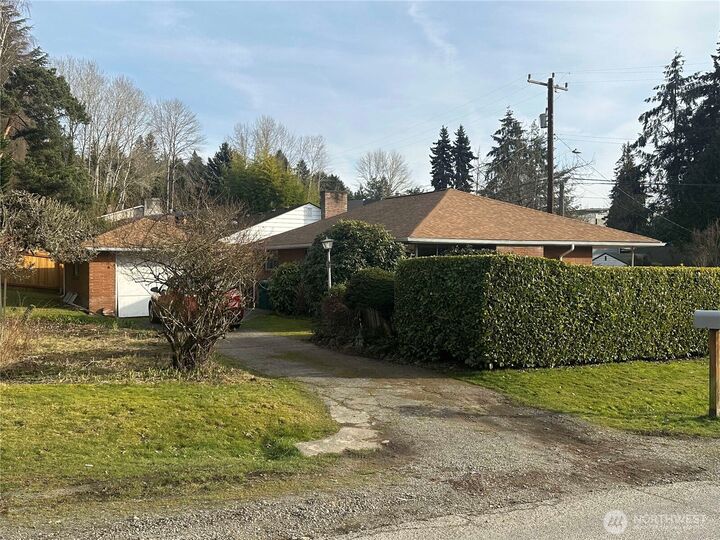 3906 NE 109th Street  Seattle WA 98125 photo