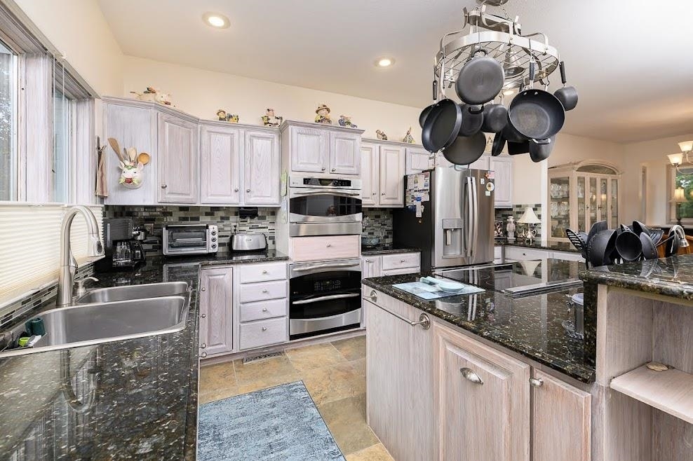 Property Photo: 114 S Lakeside Dr KS 67002