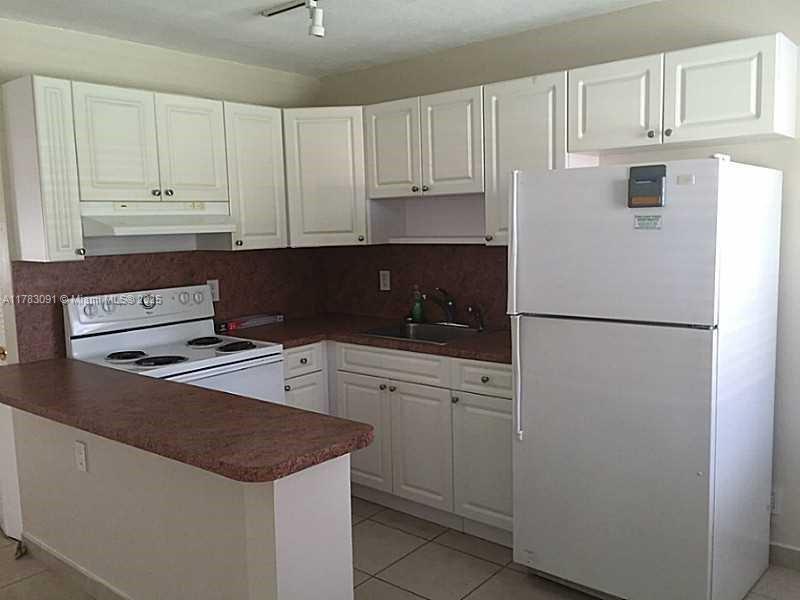 Property Photo: 5174 NE 6th Ave 531 FL 33334