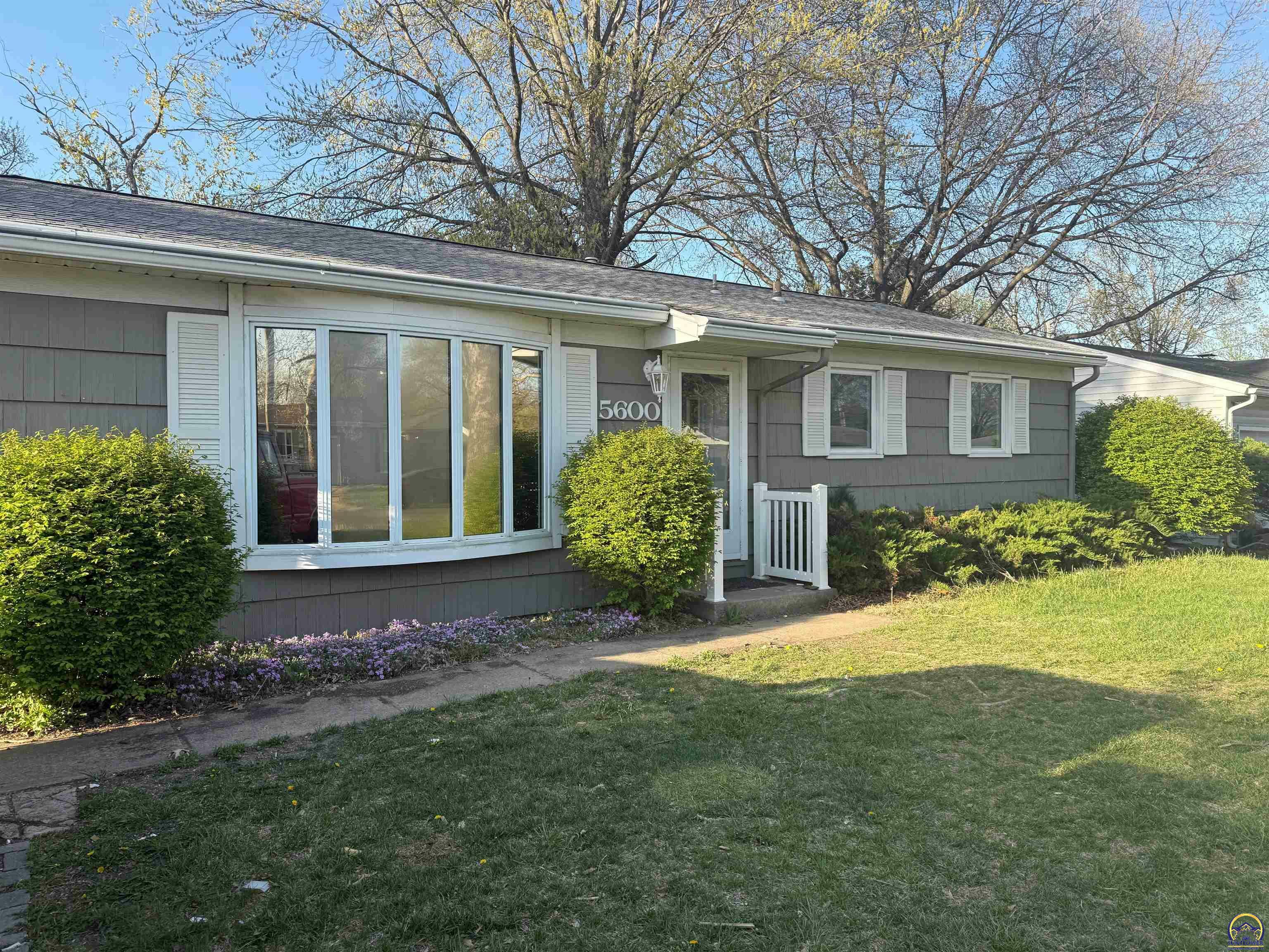 Property Photo: 5600 SW 15th St KS 66604