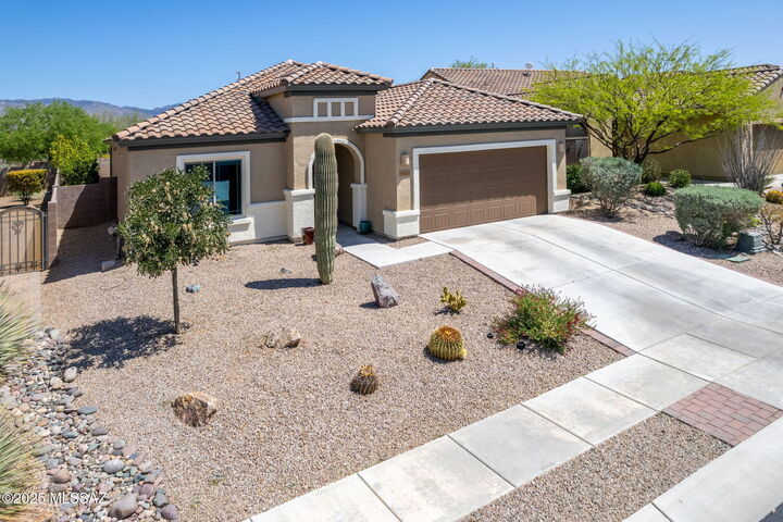Property Photo: 14013 E Via Cerro Del Molino AZ 85641