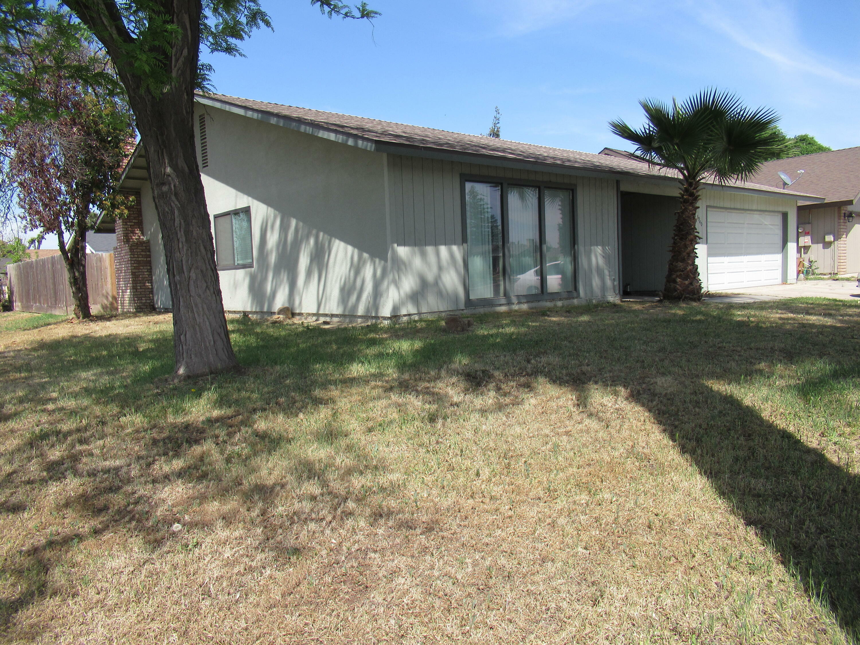 Property Photo: 3940 W Whitendale Avenue CA 93277