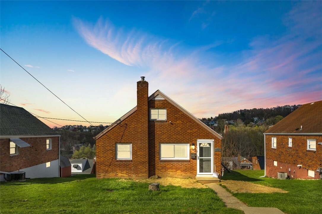 Property Photo: 418 Mary St PA 15644