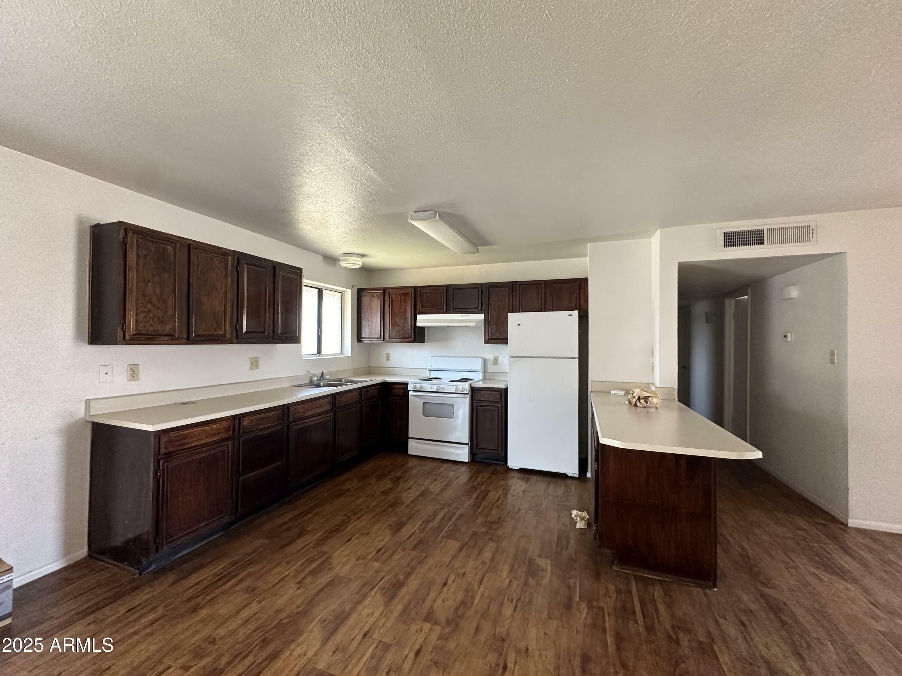 Property Photo: 8944 N 17th Lane AZ 85021