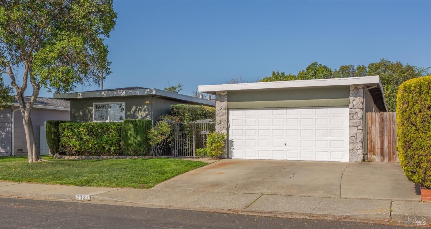 Property Photo: 2037 San Luis Street CA 94533