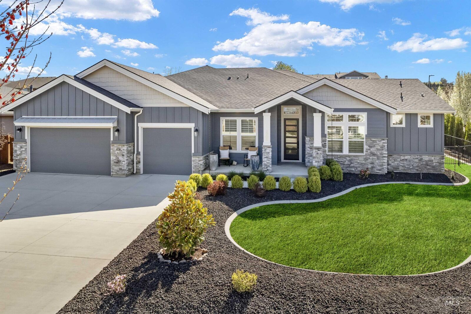 Property Photo: 2209 E Mores Trail Drive ID 83642