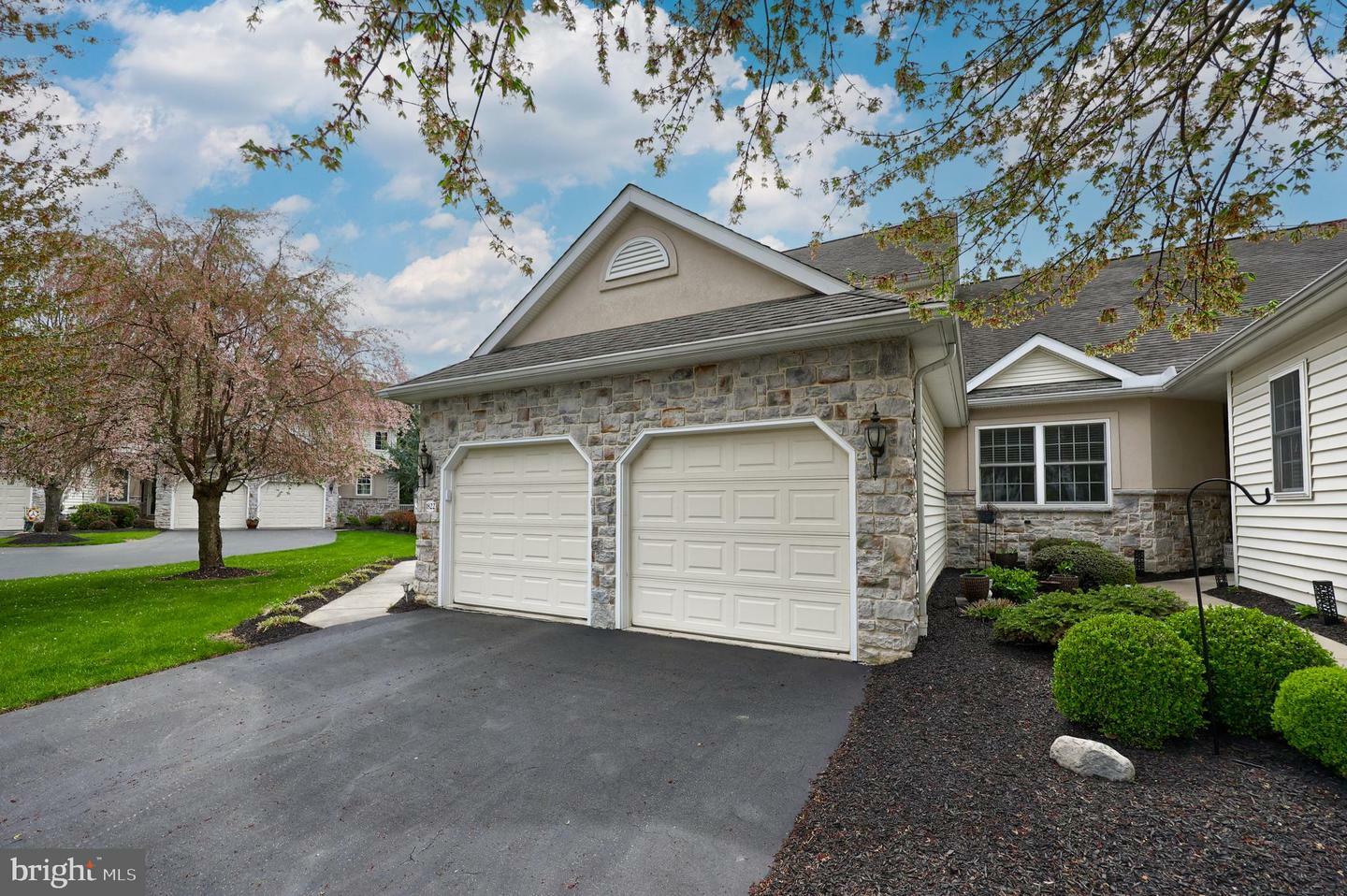 Property Photo: 1822 Serene Way PA 17602