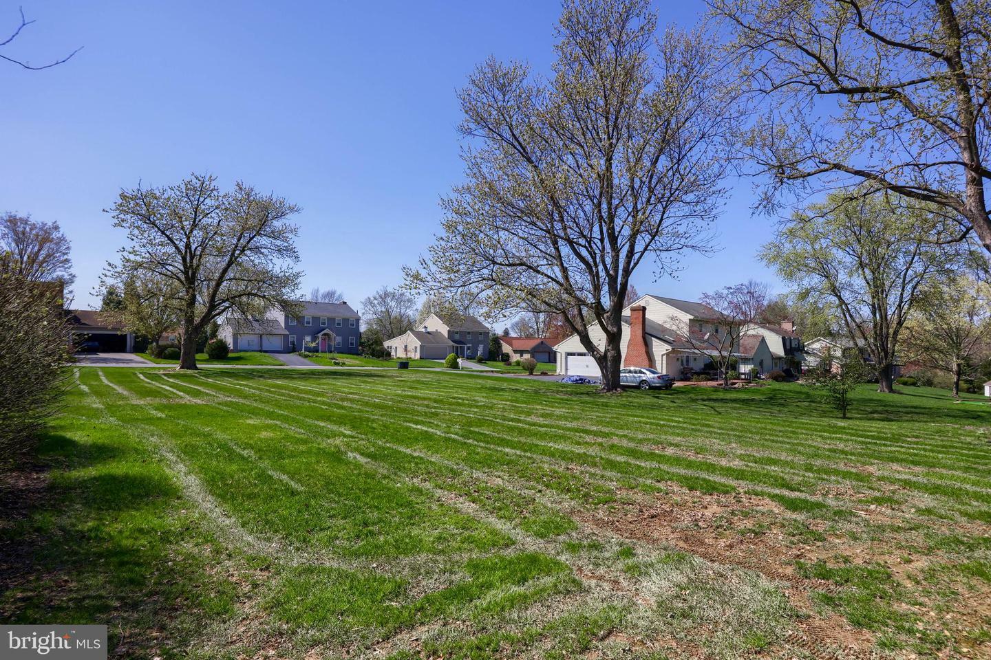 Property Photo: 1105 Hempfield Drive PA 17601