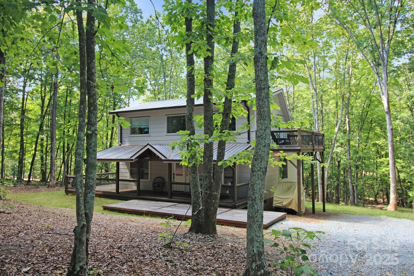 Property Photo: 25 Briar Ridge Lane NC 28761