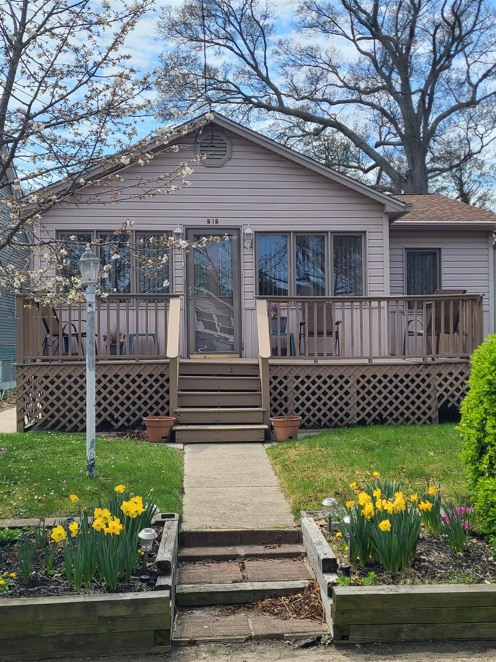Property Photo:  212 Spruce  NJ 08251 