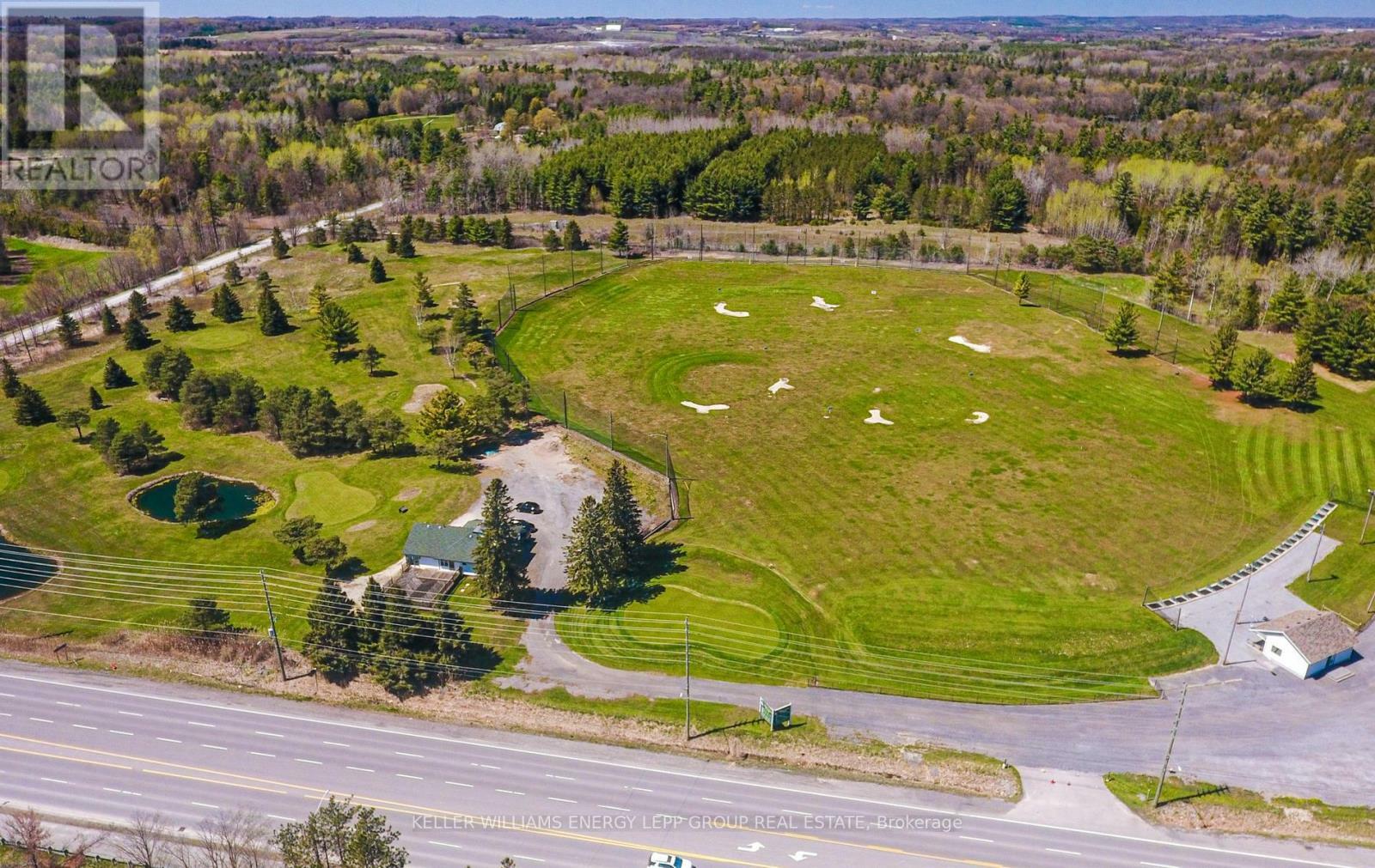 Property Photo:  560 Taunton Road West  ON L1T 4S9 