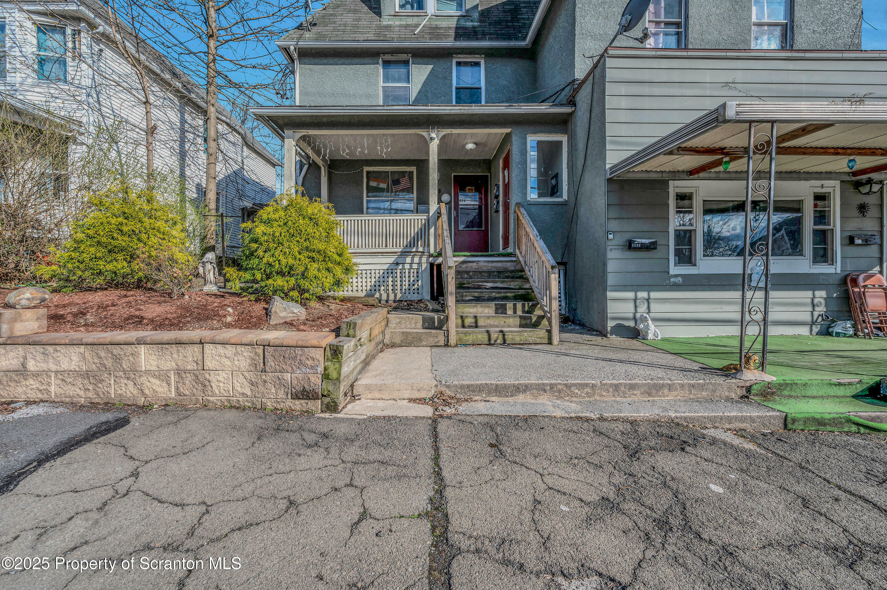 Property Photo: 600-602 Prescott Place PA 18510