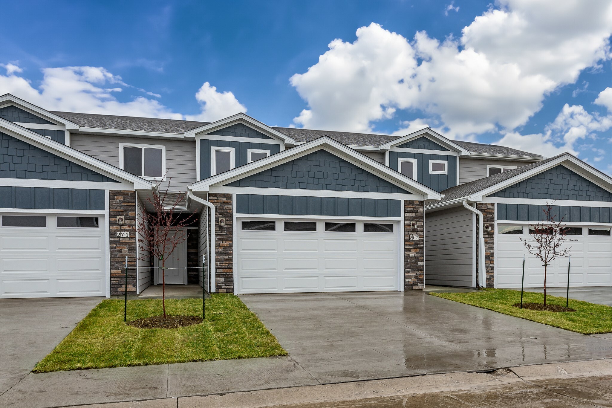 Property Photo: 806 Campusside Place IA 50211
