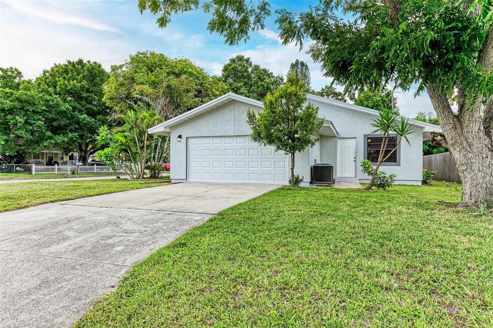 Property Photo: 2601 13th Street W FL 34221