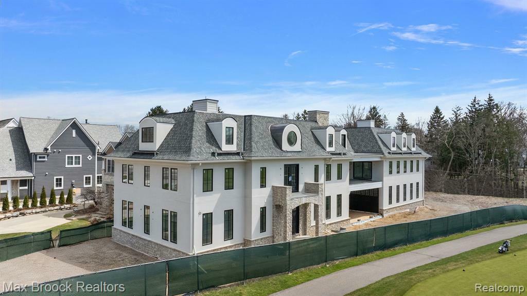 Property Photo: 1395 Northlawn Boulevard MI 48009 5007