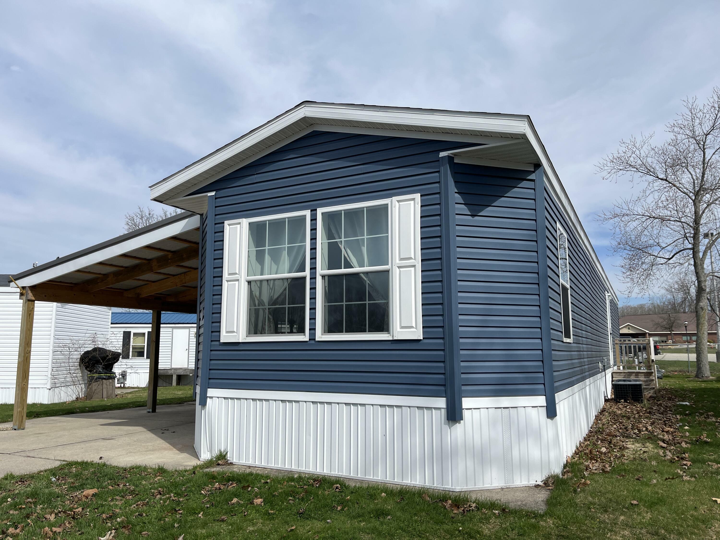 Property Photo: 1215 Castle Drive MI 49412