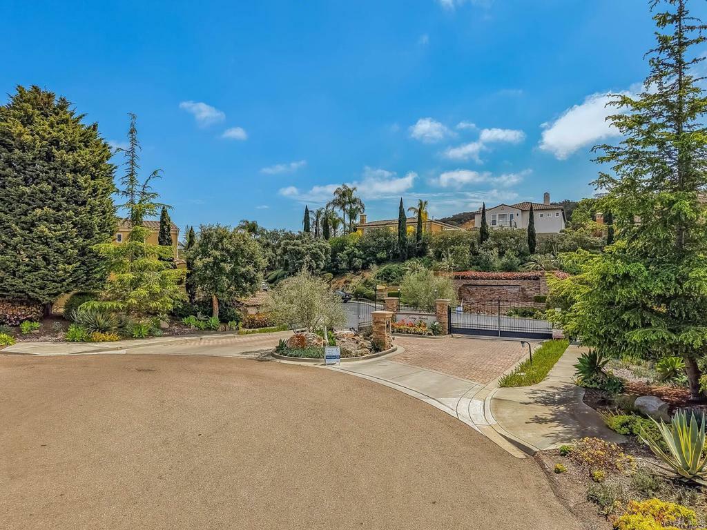 Property Photo: 4418 Philbrook Sq CA 92130