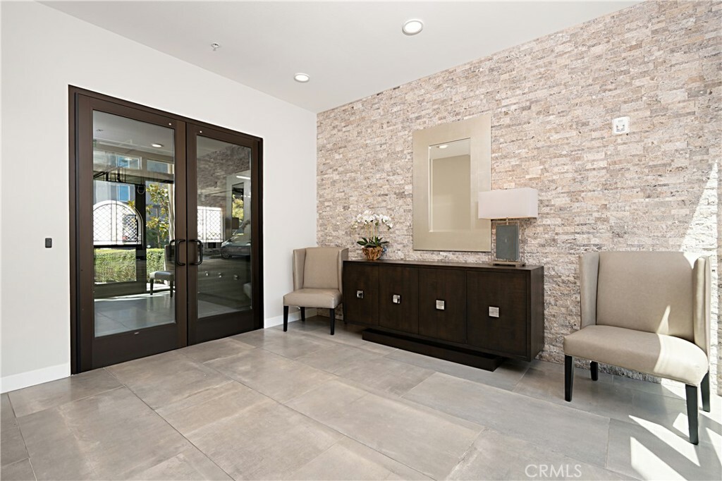 Property Photo: 2810 Wagon Wheel Road 303 CA 93036