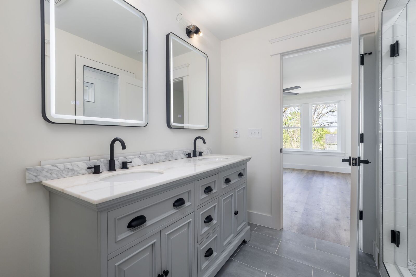 Property Photo:  340B Peachtree St  TN 37210 
