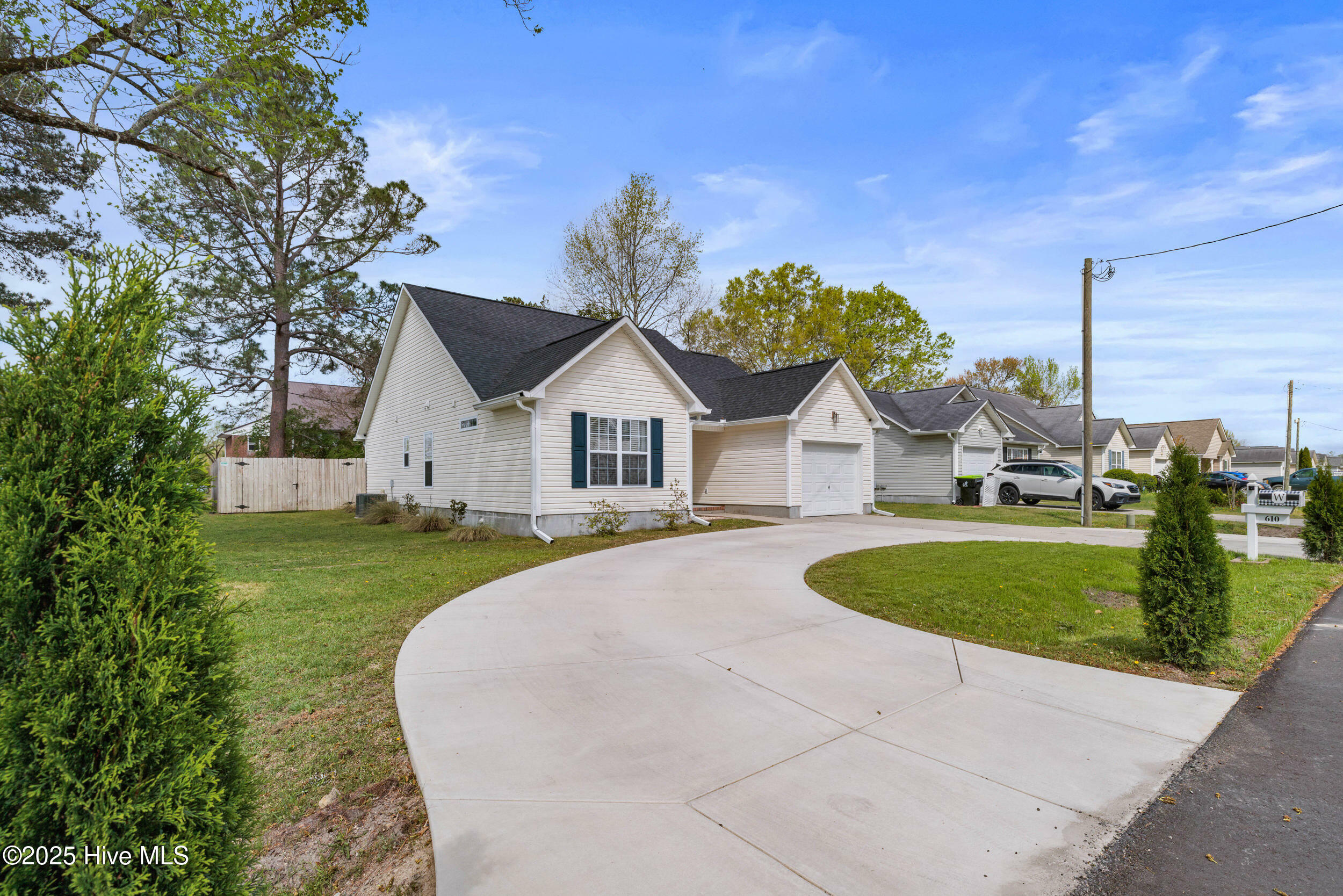 Property Photo: 610 Mattocks Avenue NC 28555