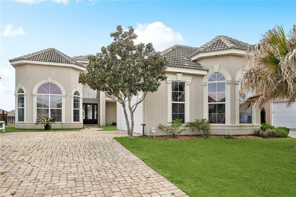 Property Photo: 1023 Marina Villa South LA 70461